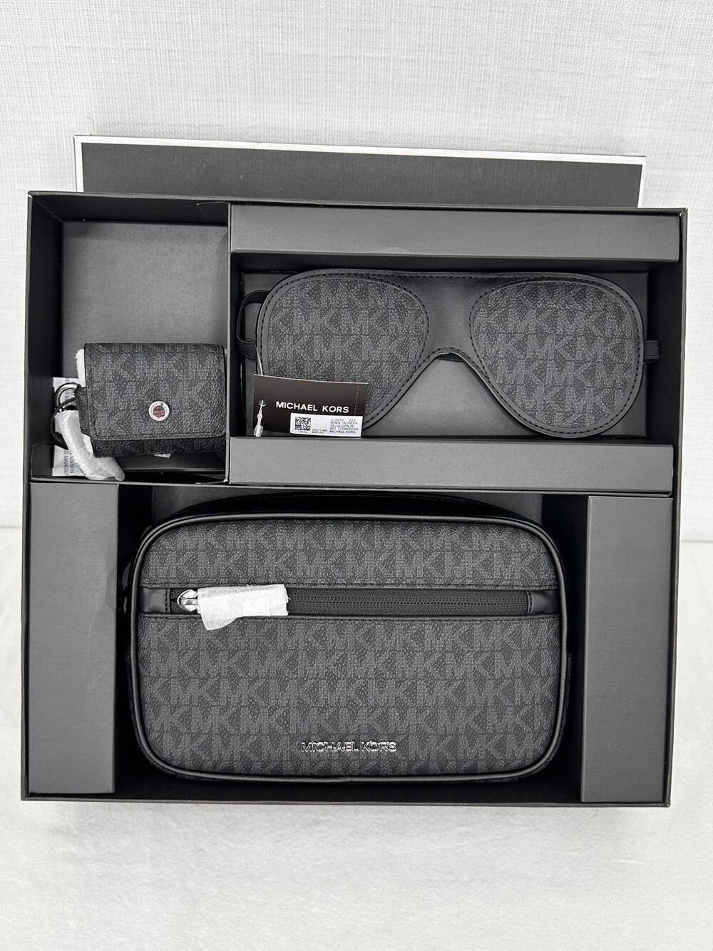 Michael Kors 3-in-1 Flight Travel Boxed Kit Black Signature NWT $198